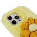 3D Plush Furry Winter iPhone 14 Pro TPU-deksel - Gul blomst